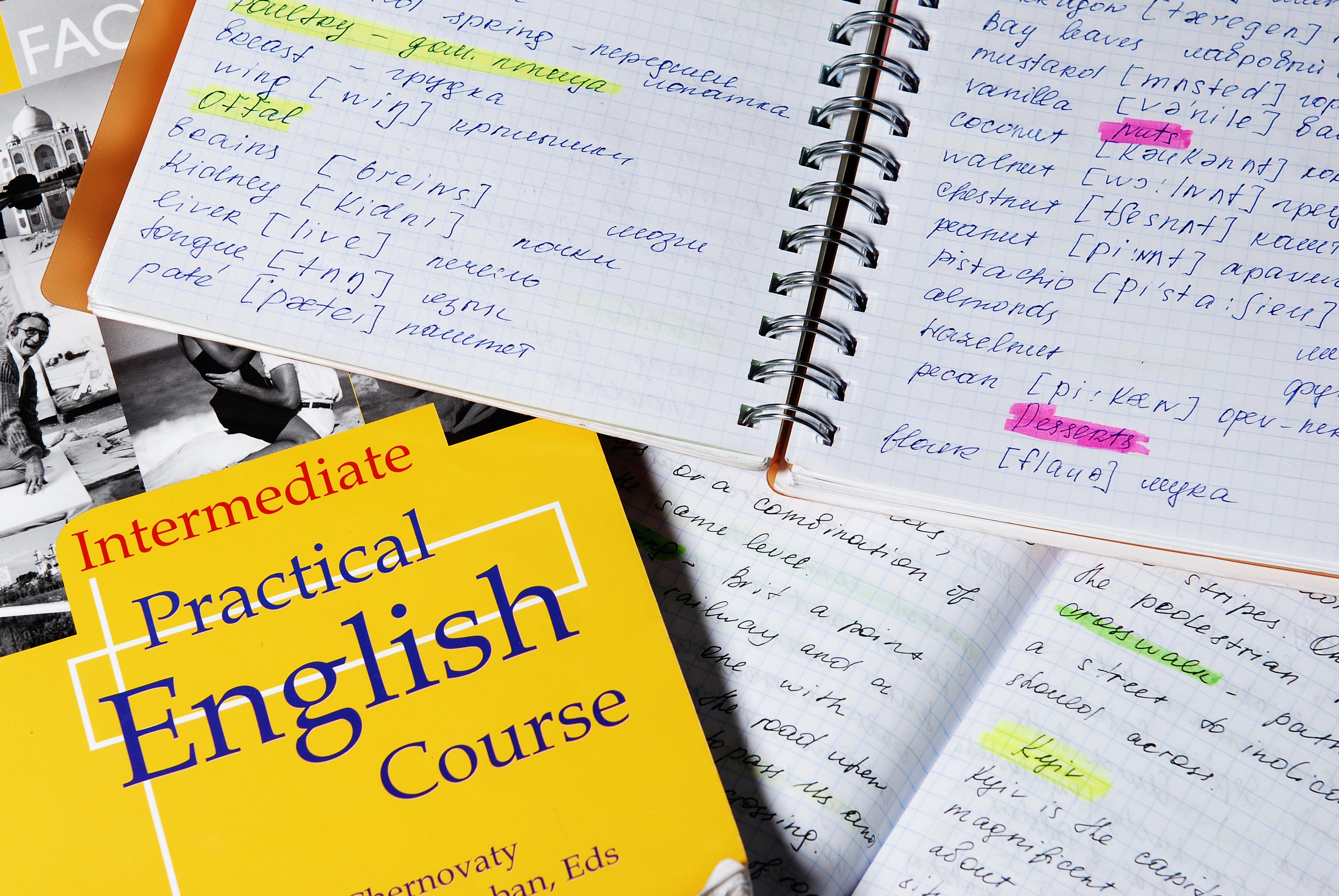 تعلم أساسيات اللغة الإنجليزية
